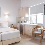 Castle Mansions 4*