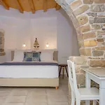 Castle Mansions Apartahotel 4*