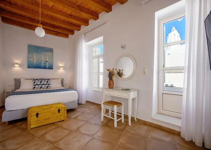 מלון דירות Castle Mansions 4*