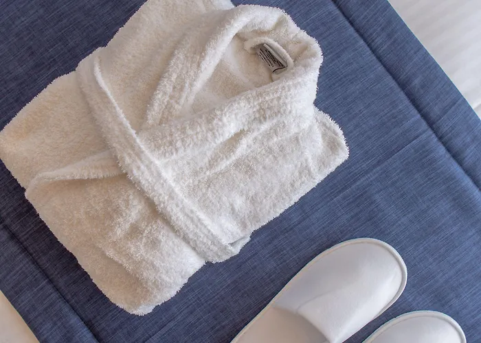 מלון דירות Castle Mansions 4*