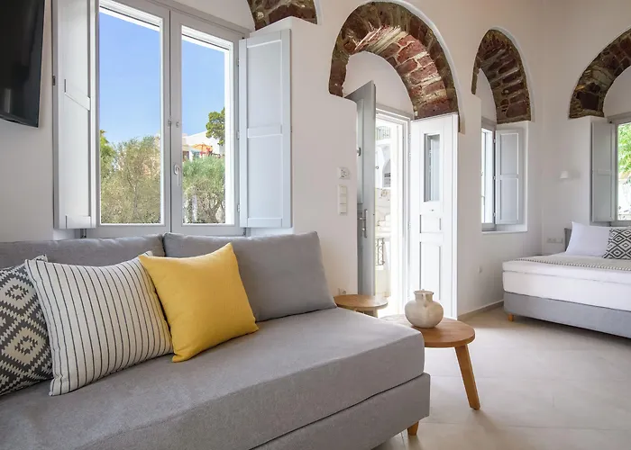 Castle Mansions Naxos City