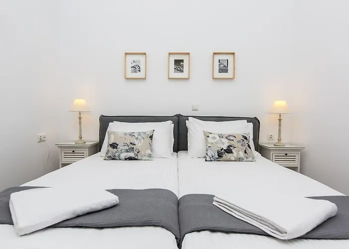 Castle Mansions מלון דירות 4*